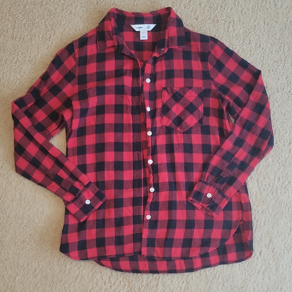 4/$20 Old Navy Red and Black Plaid Button Down Shirt